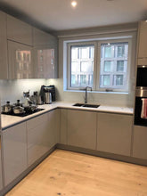Load image into Gallery viewer, Mid Floor 2 Beds Elephant Park (North East Facing)